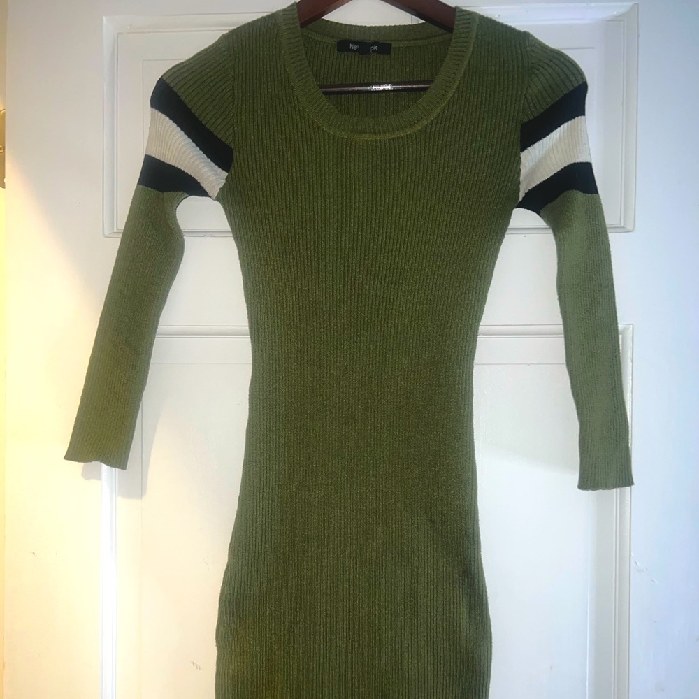 Long-Sleeve Fitted Midi Dress - New Look